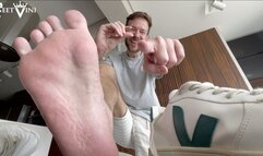 Punishment for the noisy tiny - Feet Vini (MP4-HD 1080p)