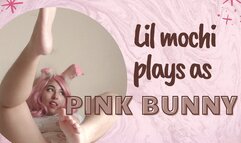 Lil Mochi plays with herself with a glass carrot