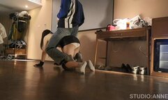 ponyride a ponygirl crawling around the room #SK085