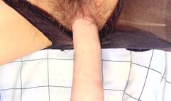 黑丝被撕碎,炮机在不断的玩弄我的骚穴,有没有大鸡吧想干我的，让我喷射出来