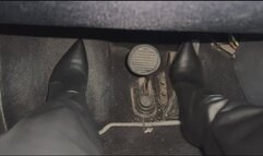 Marie drive her smart in black leather boots and nylons on german Autobahn - Fast