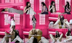 Transformation I Wake Up With a New Feminine Body