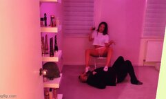 Elektra's Stinky Socks!