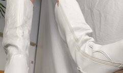 A Shoejob Dream comes true - Bootjob from a Cheerleader in white Cowboy boots - Boot fetish, Boot Domination, Cock crush, Cock Trampling, Giantess, POV, Tramplegirl as a DCC tramples her shoe slave´s cock until it ends in a huge cumplosion