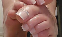 Slow oil feet rub - soft & glossy