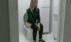 You can hear loud splashes, big plops WMV FULL HD 1080p