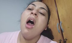 Mirándote mientras me gana el sueño.