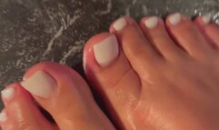 Oil rub on toes