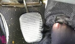 Pedal pumping in black Lotto sneakers