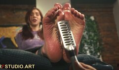 Daria - Tickling and Bastinado for Her Big Sexy Feet (UHD 4K MP4)