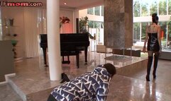 Tamed milf domme in leather loudly orgasms