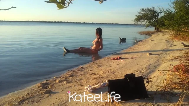 Katee life naked