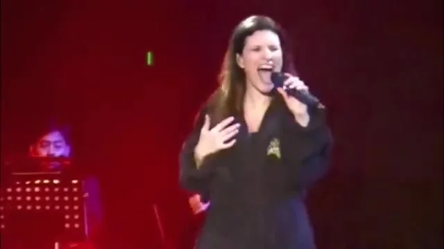 Concert - Pussy Slip On A Concert (Laura Pausini, Concert Lima) Porn Video