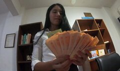 ¡Esto es lo que obtienes por robar mi dinero, MALDITA PERRA!