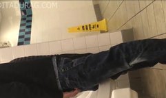 Flagras Gays - Câmera Espiã no Banheiro 11