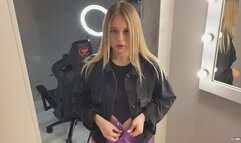 Came To The Neighbor For Quick Sex While The Guy Is Not At Home.