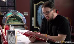 Black hair waitress Kelly Diamond gives hot blowjob