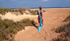 Lisa walks around naked to be fucked by voyeurs