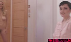 Stepsister and stepmom sharing Allen Swifts huge meat