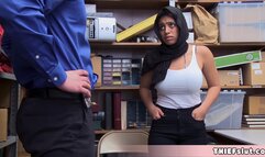 Ella Knox impersonating a muslim chick