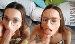 Сводная  ботанка уговорила меня дать ей в рот и кончить на очки