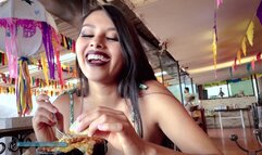 Cuanto quieres por tu TANGA? - SEXO por DINERO