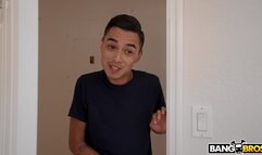 Fucking my stepmom on cam to get more traffic