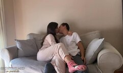 Made my stepsis cum by fingering her pussy and she rewarded me after