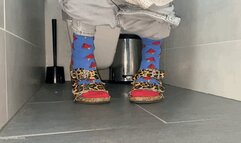 SOUND OF KIRA PEEING - MOV Mobile Version