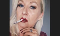 Close up good morning smoke with Davidoff Gold whitefilter and glossy shiny red lips