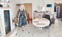 Crutching with classic pumps