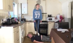 Chelsea Sneaker Trampling