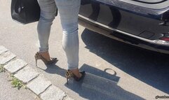 shoeplay and dangling mit Louboutin High Heels im Restaurant wmv 1280 x 720