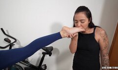 My Roomate Loves to Suck my Sweaty Feet ( PART 4 )