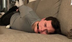 ALEXBYFOOT HOGTIED ON THE SOFA