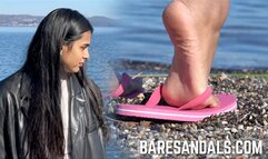 Solange on the beach wearing flip-flops - Video update 13060 HD