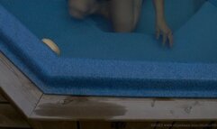 A quick blowjob in the whirlpool (2015) (MP4)