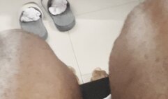 Akweley Gives Male Feet 1 Astonishing Footjob with Juicy, Wrinkled Soles