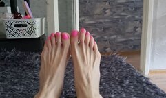 Pink toe spreading