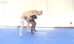 fighting in stockings - mp4 720p