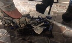 pocket radios crush with heels