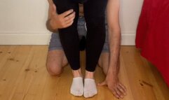 standing squeezed neck