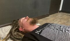 Facestanding and ignore while I'm calling with My boyfriend