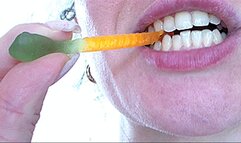 chew with sharp fangs order