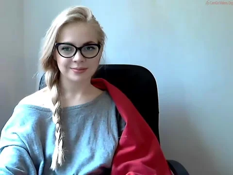 Geeky Porn - Geeky Blonde Angel In A Hot Show Porn Video