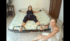 REMASTERED VINTAGE SERIES : VERONIQUE TICKLES LOLA TO HER LIMITS - MP4