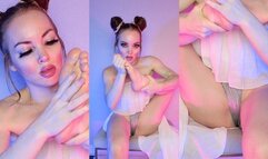 Eve Lotions Her Feet