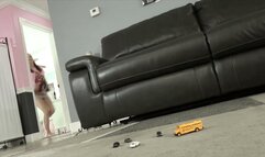 Giantess Sadie Holmes Dominates & Devours Shrunken Cars Full Of Tinies (SD 720p WMV)