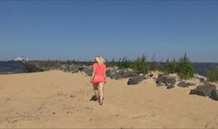 Nude lady in front of ships