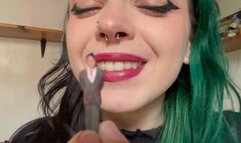 Lipstick Tease with Giantess Eliza mp4